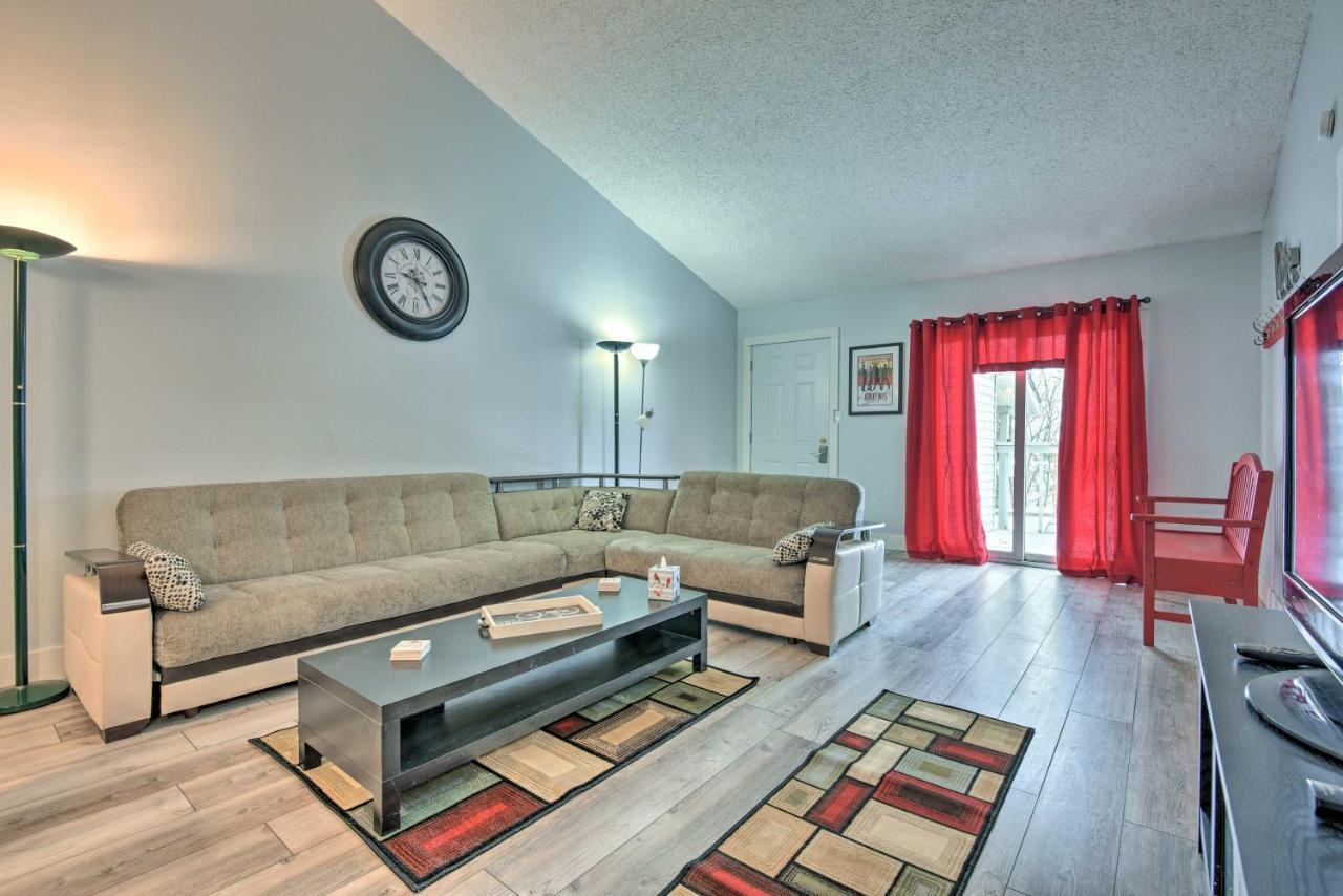 Mount Pocono Condo With Balcony, Near Mt Airy Casino Exteriör bild