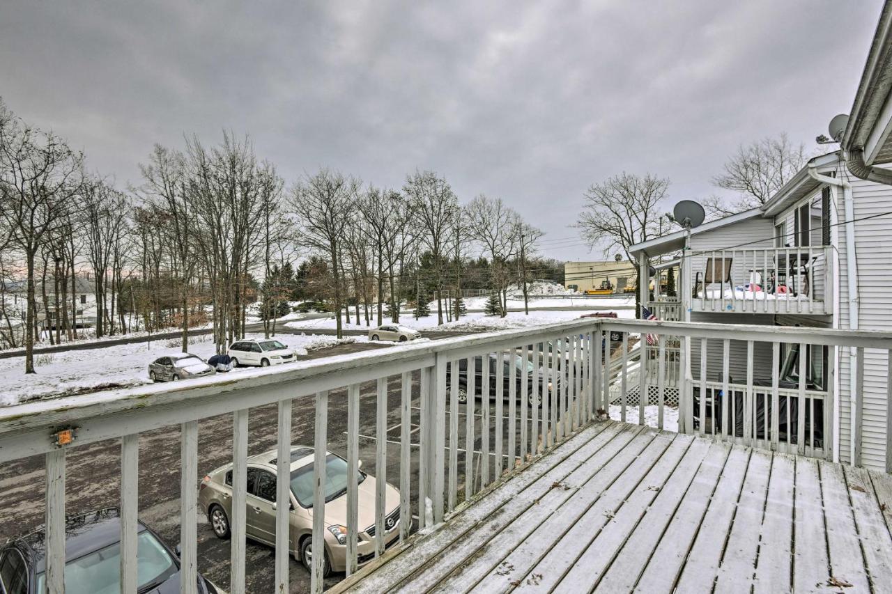 Mount Pocono Condo With Balcony, Near Mt Airy Casino Exteriör bild