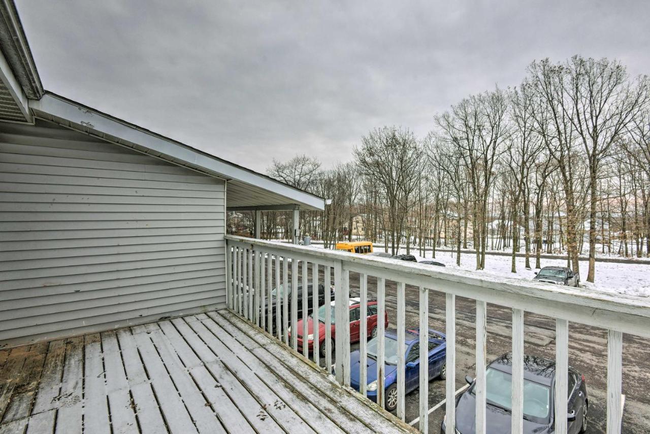 Mount Pocono Condo With Balcony, Near Mt Airy Casino Exteriör bild